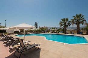 Leonidas Hotel and Studios