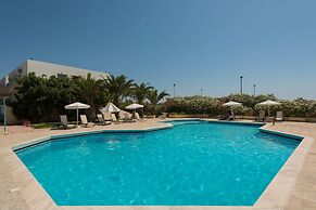 Leonidas Hotel and Studios