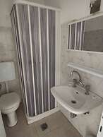 Leonidas Hotel and Studios