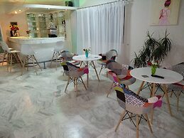 Leonidas Hotel and Studios