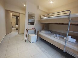 Leonidas Hotel and Studios