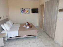 Leonidas Hotel and Studios