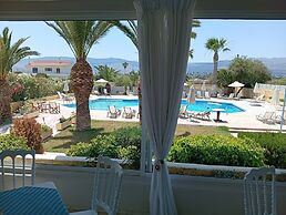 Leonidas Hotel and Studios
