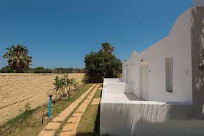 Leonidas Hotel and Studios