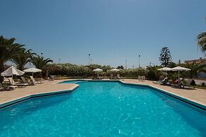 Leonidas Hotel and Studios