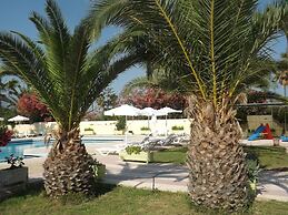 Leonidas Hotel and Studios