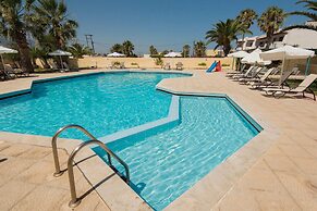 Leonidas Hotel and Studios