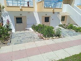 Leonidas Hotel and Studios