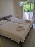 Leonidas Hotel and Studios