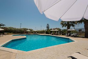 Leonidas Hotel and Studios