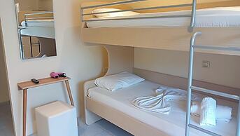 Leonidas Hotel and Studios