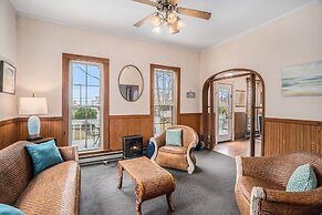 Waters View Inn