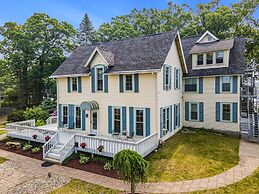 Waters View Inn