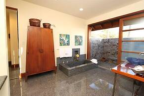 Ho'oilo House