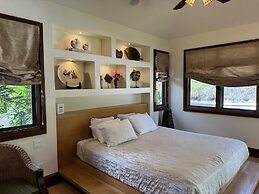 Ho'oilo House