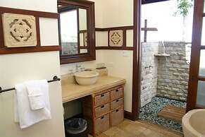 Ho'oilo House