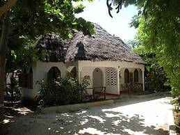 Mbuyuni Beach Village - Bungalows