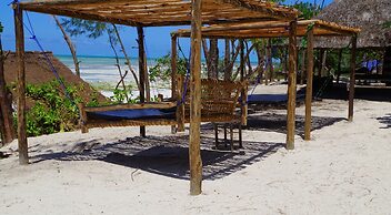 Mbuyuni Beach Village - Bungalows