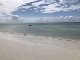 Mbuyuni Beach Village - Bungalows