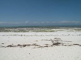 Mbuyuni Beach Village - Bungalows