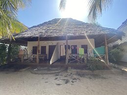 Mbuyuni Beach Village - Bungalows