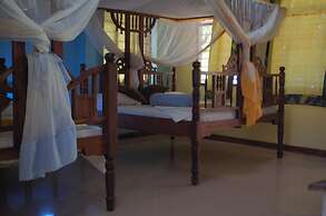 Mbuyuni Beach Village - Bungalows
