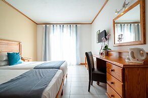 Gillieru Harbour Hotel