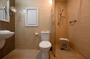 Gillieru Harbour Hotel