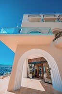 Gillieru Harbour Hotel