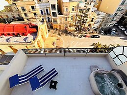 Gillieru Harbour Hotel