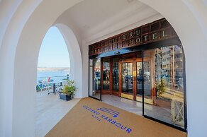 Gillieru Harbour Hotel