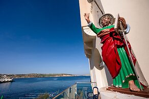 Gillieru Harbour Hotel