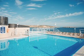 Gillieru Harbour Hotel