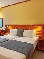 Gillieru Harbour Hotel