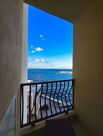 Gillieru Harbour Hotel