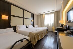 Hotel Maydrit Airport
