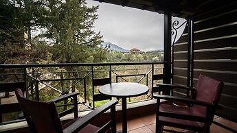 Dellas Boutique Hotel