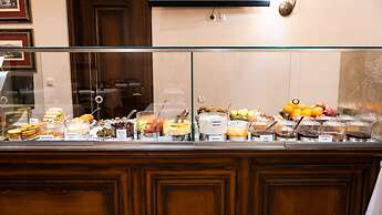 Dellas Boutique Hotel