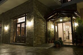 Dellas Boutique Hotel