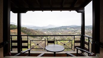 Dellas Boutique Hotel