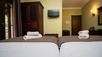 Dellas Boutique Hotel