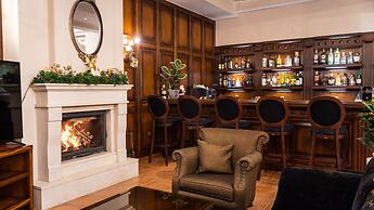 Dellas Boutique Hotel