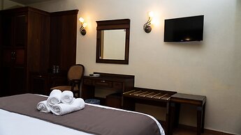 Dellas Boutique Hotel