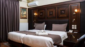 Dellas Boutique Hotel