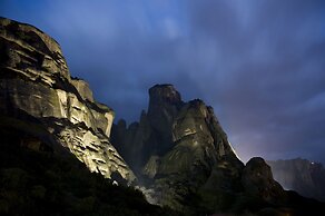 Dellas Boutique Hotel