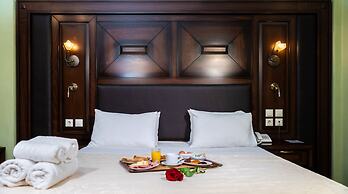 Dellas Boutique Hotel