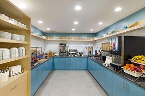 Country Inn & Suites by Radisson, St. Petersburg - Clearwater, FL