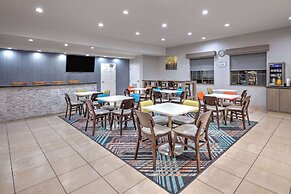 La Quinta Inn & Suites by Wyndham Alvarado