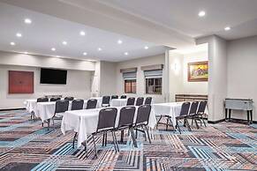 La Quinta Inn & Suites by Wyndham Alvarado