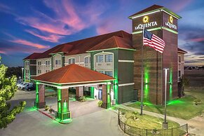 La Quinta Inn & Suites by Wyndham Alvarado